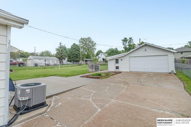 3346 Madison Street, Omaha, NE 68107