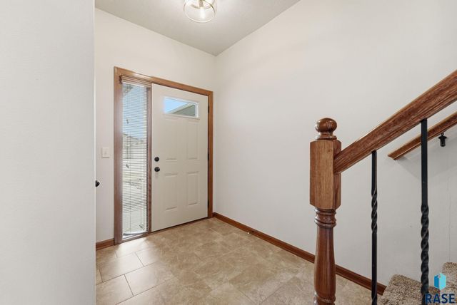 4329 W Shipton St Street, Sioux Falls, SD 57108