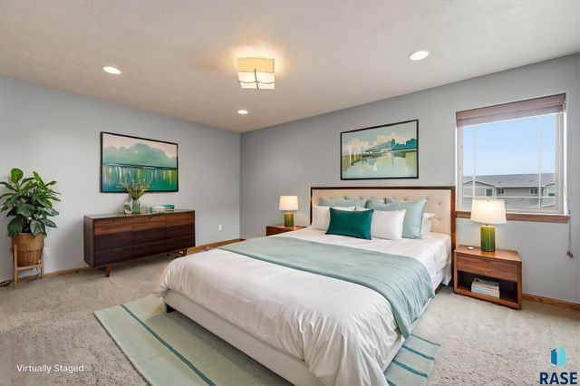 4329 W Shipton St Street, Sioux Falls, SD 57108