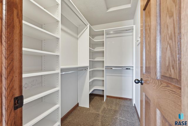 4329 W Shipton St Street, Sioux Falls, SD 57108