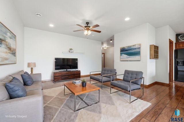 4329 W Shipton St Street, Sioux Falls, SD 57108