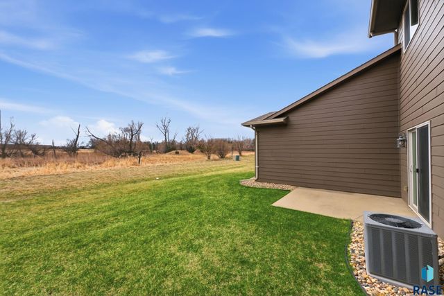 4329 W Shipton St Street, Sioux Falls, SD 57108