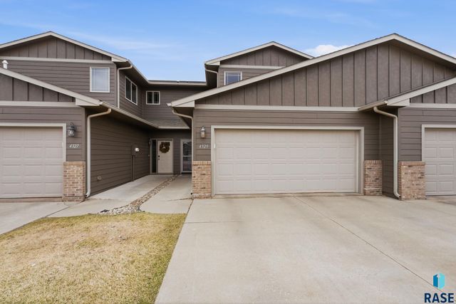 4329 W Shipton St Street, Sioux Falls, SD 57108