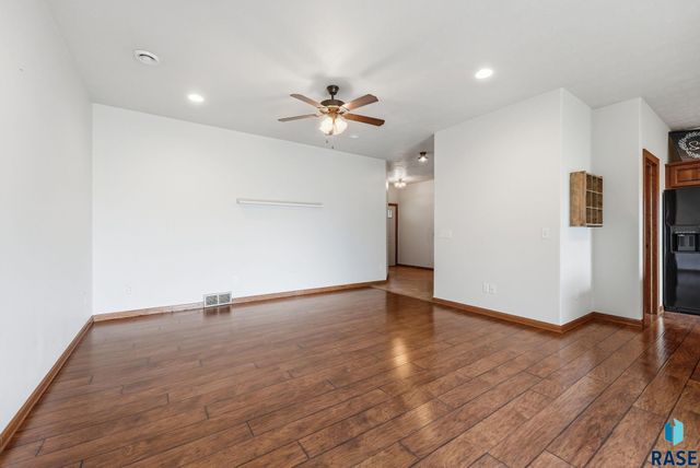 4329 W Shipton St Street, Sioux Falls, SD 57108