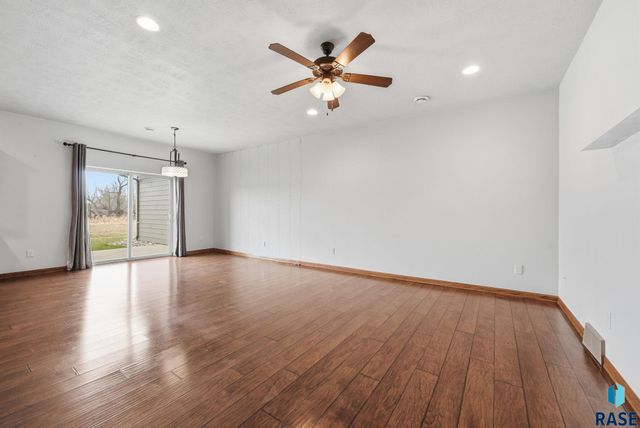 4329 W Shipton St Street, Sioux Falls, SD 57108