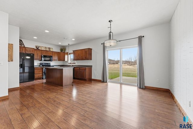 4329 W Shipton St Street, Sioux Falls, SD 57108