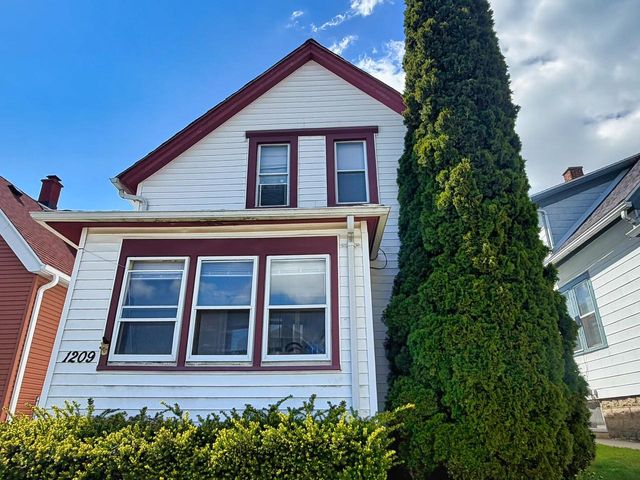 1209 Monroe AVENUE, South Milwaukee, WI 53172