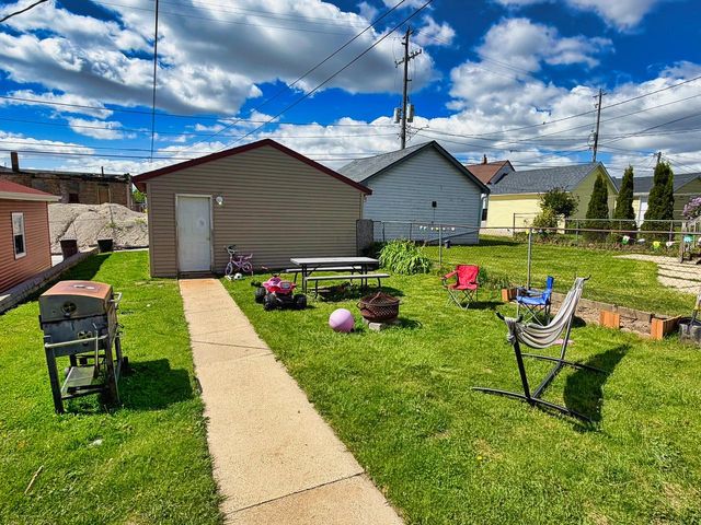 1209 Monroe AVENUE, South Milwaukee, WI 53172