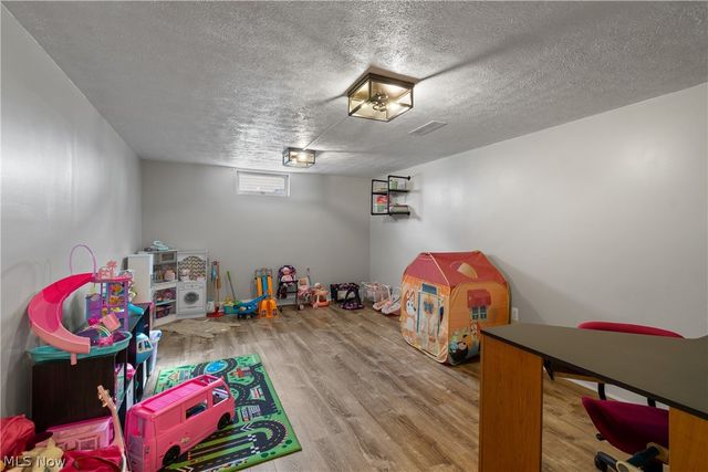 542 Snively Avenue NW, Massillon, OH 44646