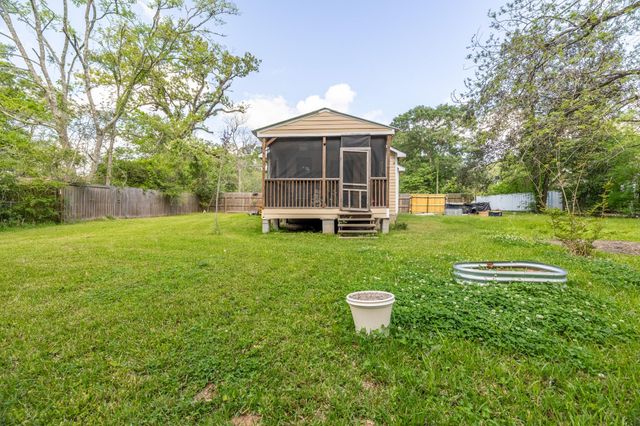 708 Plum Grove Road, Cleveland, TX 77327