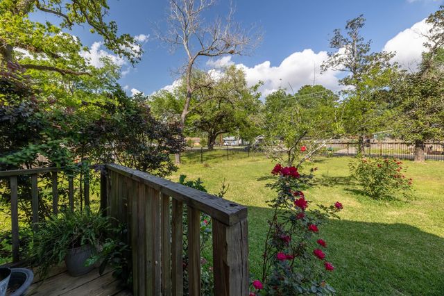 708 Plum Grove Road, Cleveland, TX 77327