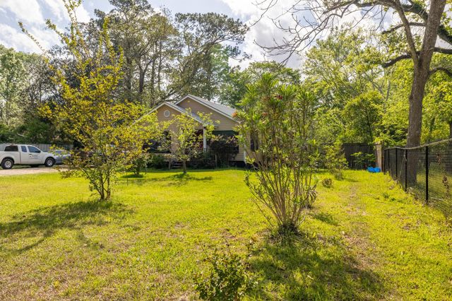 708 Plum Grove Road, Cleveland, TX 77327