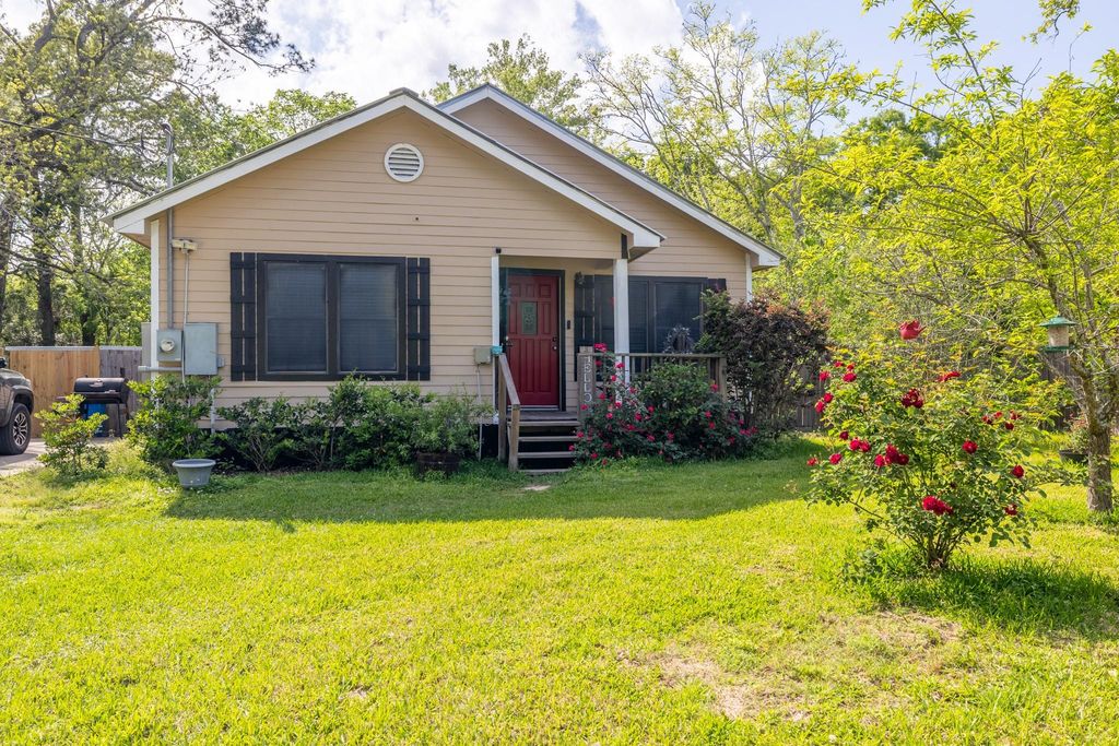 708 Plum Grove Road, Cleveland, TX 77327