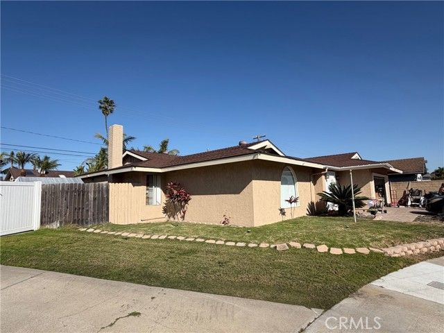 6261 Balmoral, Huntington Beach, CA 92647