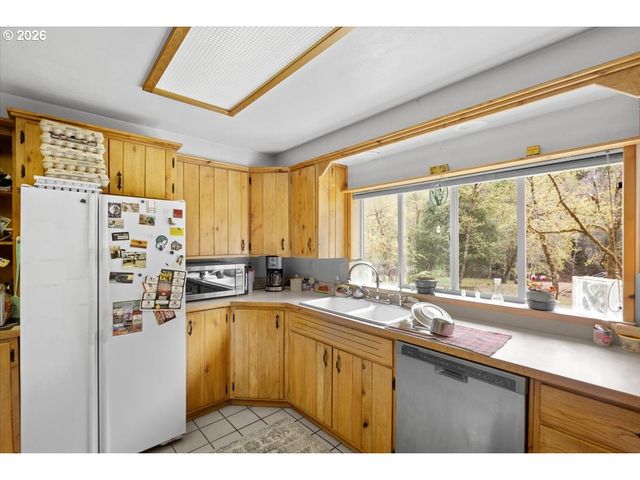 5089 N MYRTLE Rd, Myrtle Creek, OR 97457