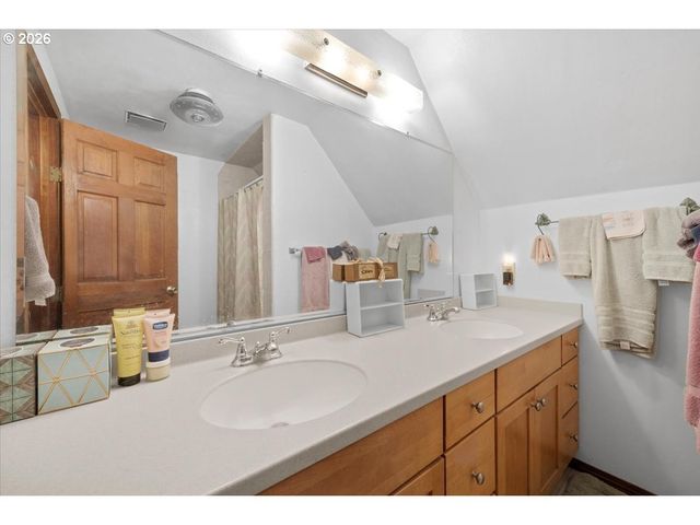 5089 N MYRTLE Rd, Myrtle Creek, OR 97457