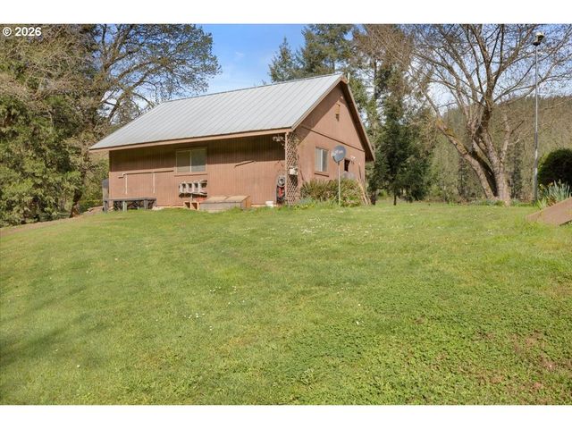 5089 N MYRTLE Rd, Myrtle Creek, OR 97457