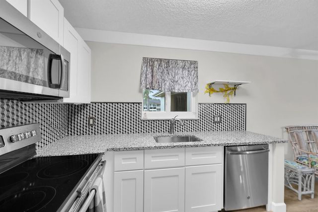 31 Lake Vista Trail 205, Port St. Lucie, FL 34952