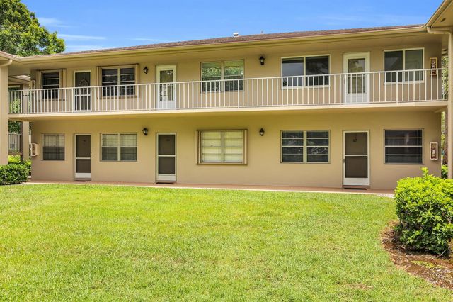31 Lake Vista Trail 205, Port St. Lucie, FL 34952