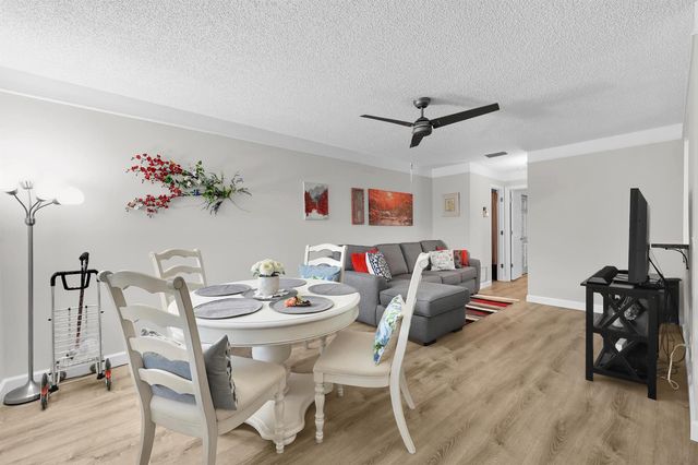 31 Lake Vista Trail 205, Port St. Lucie, FL 34952