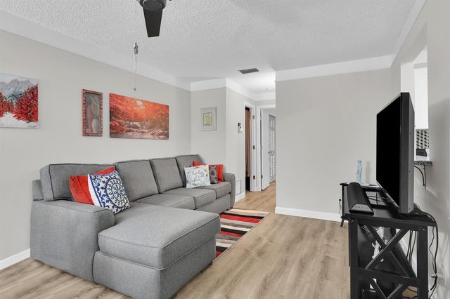 31 Lake Vista Trail 205, Port St. Lucie, FL 34952