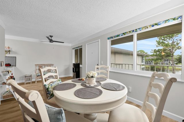 31 Lake Vista Trail 205, Port St. Lucie, FL 34952
