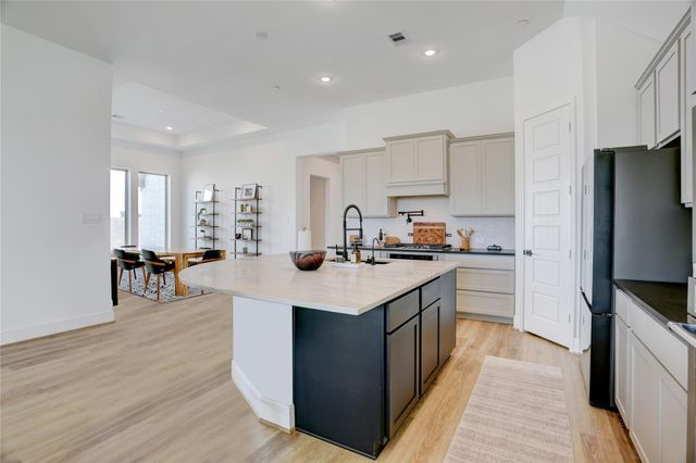 619 Rita Blanca, Webster, TX 77598