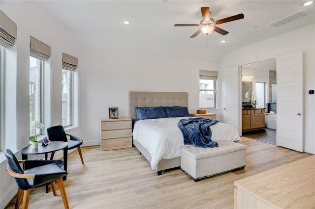 619 Rita Blanca, Webster, TX 77598