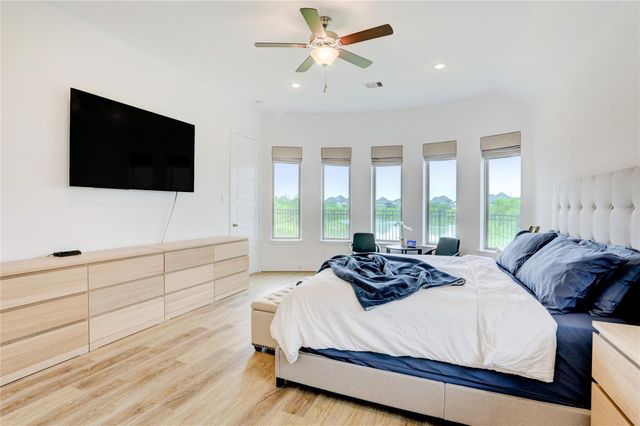 619 Rita Blanca, Webster, TX 77598