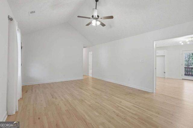 420 Stoneview Drive, Hoschton, GA 30548