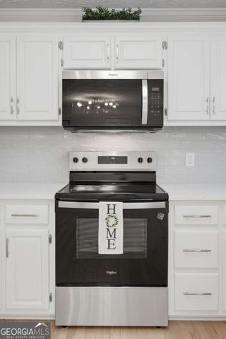 420 Stoneview Drive, Hoschton, GA 30548