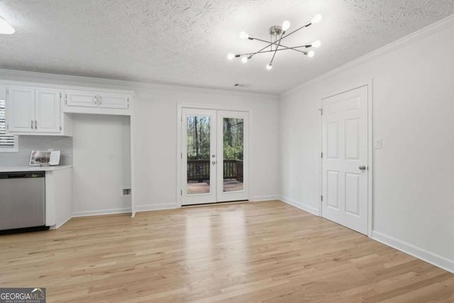 420 Stoneview Drive, Hoschton, GA 30548