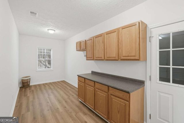 420 Stoneview Drive, Hoschton, GA 30548