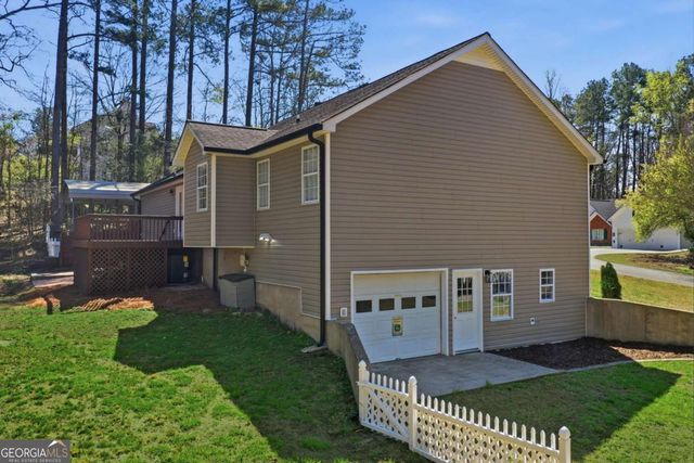 420 Stoneview Drive, Hoschton, GA 30548