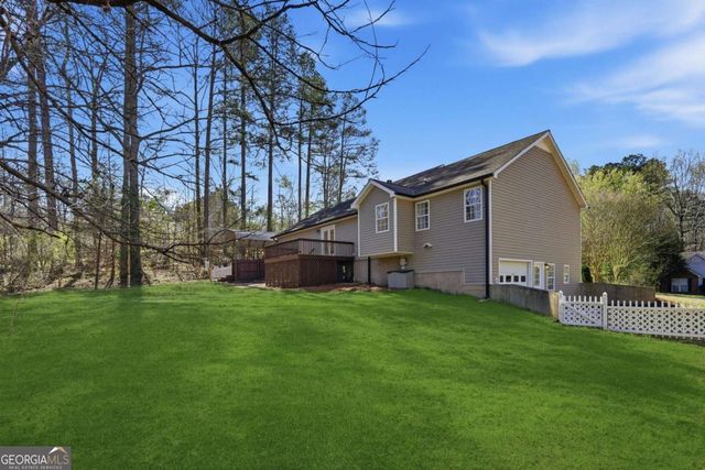 420 Stoneview Drive, Hoschton, GA 30548