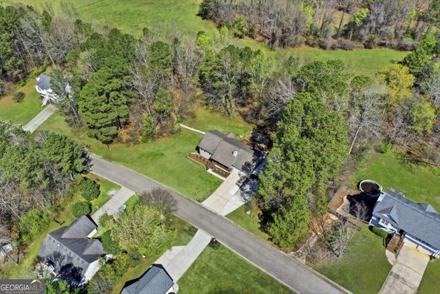 420 Stoneview Drive, Hoschton, GA 30548