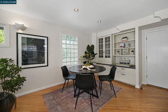 4 Burnt Oak Cir, Lafayette, CA 94549