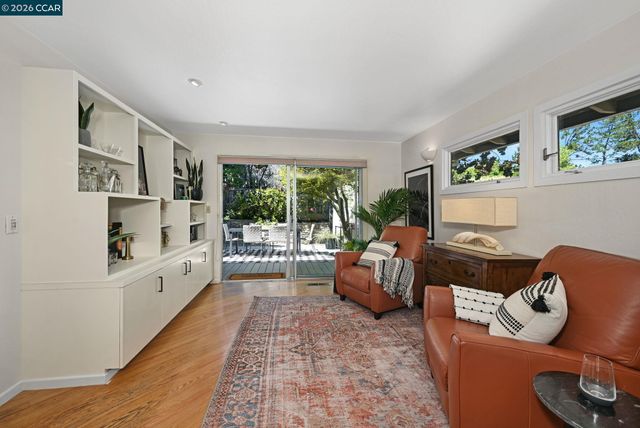 4 Burnt Oak Cir, Lafayette, CA 94549