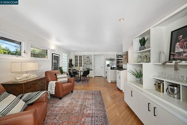 4 Burnt Oak Cir, Lafayette, CA 94549