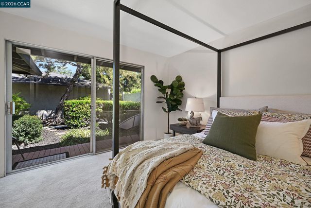 4 Burnt Oak Cir, Lafayette, CA 94549