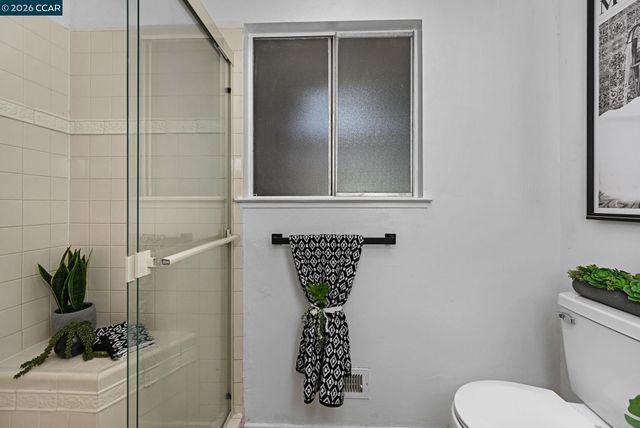 4 Burnt Oak Cir, Lafayette, CA 94549