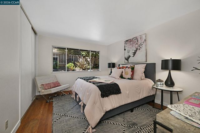 4 Burnt Oak Cir, Lafayette, CA 94549