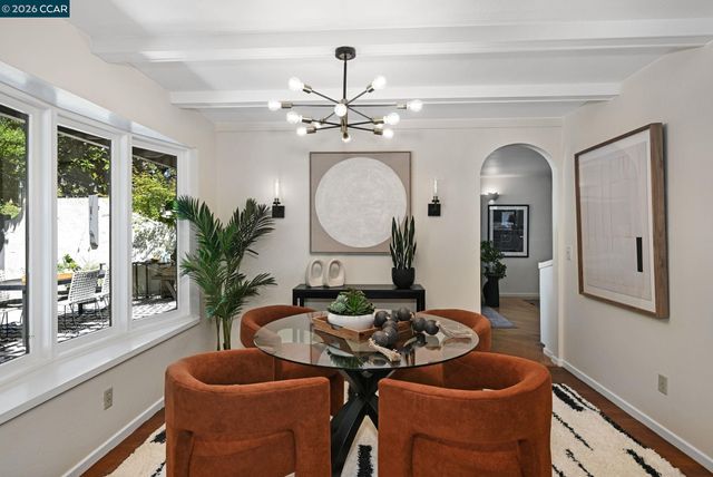 4 Burnt Oak Cir, Lafayette, CA 94549