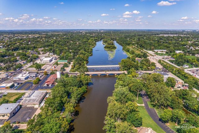 24 S Grant Street, North Aurora, IL 60542