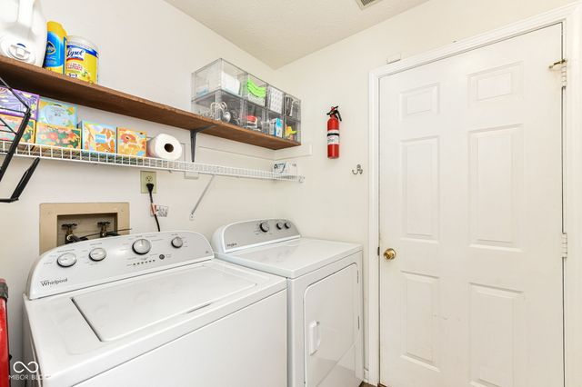 9691 Roxbury Drive, Fishers, IN 46038