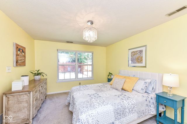 9691 Roxbury Drive, Fishers, IN 46038