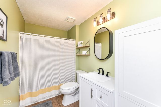 9691 Roxbury Drive, Fishers, IN 46038