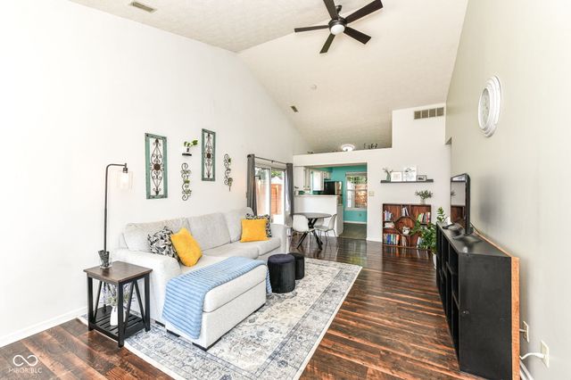 9691 Roxbury Drive, Fishers, IN 46038