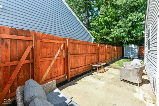 9691 Roxbury Drive, Fishers, IN 46038