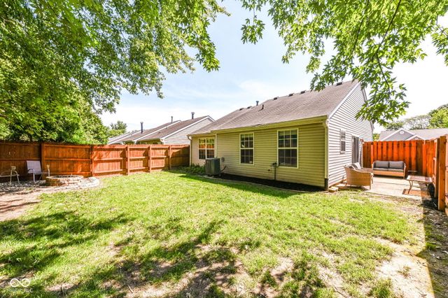 9691 Roxbury Drive, Fishers, IN 46038